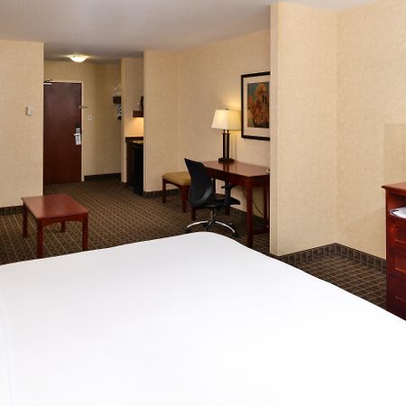 Holiday Inn Express Edmonton North By Ihg Екстериор снимка