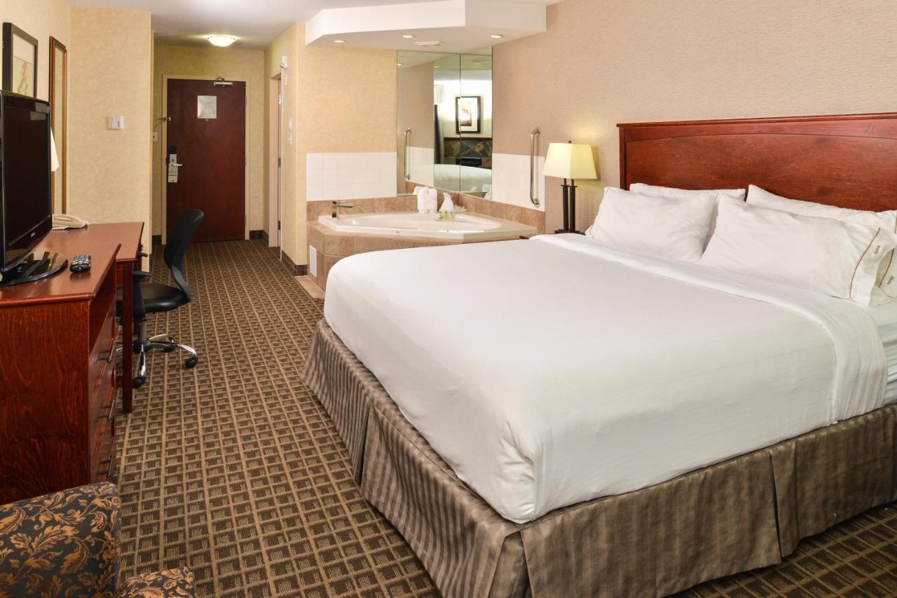 Holiday Inn Express Edmonton North By Ihg Екстериор снимка