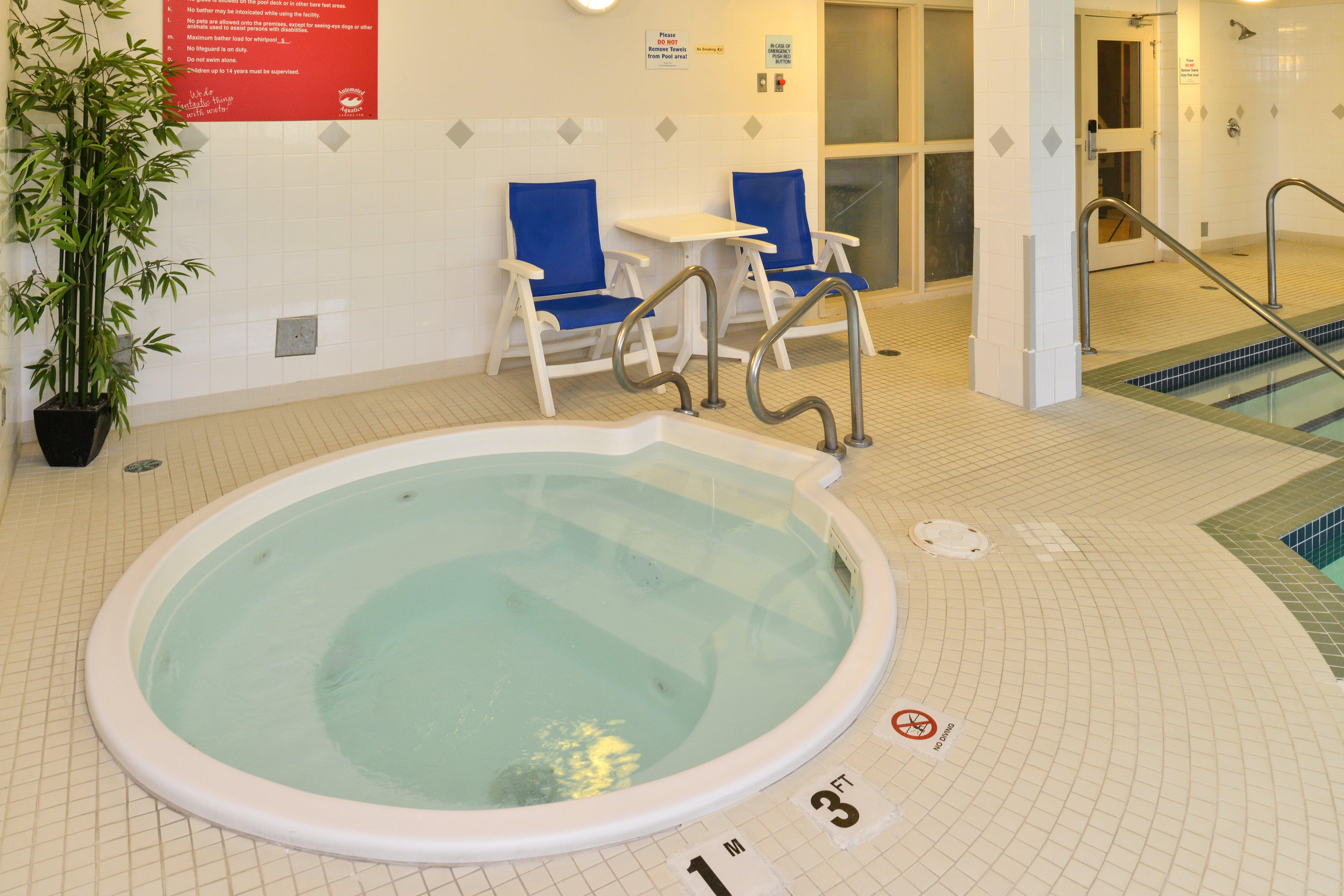 Holiday Inn Express Edmonton North By Ihg Екстериор снимка
