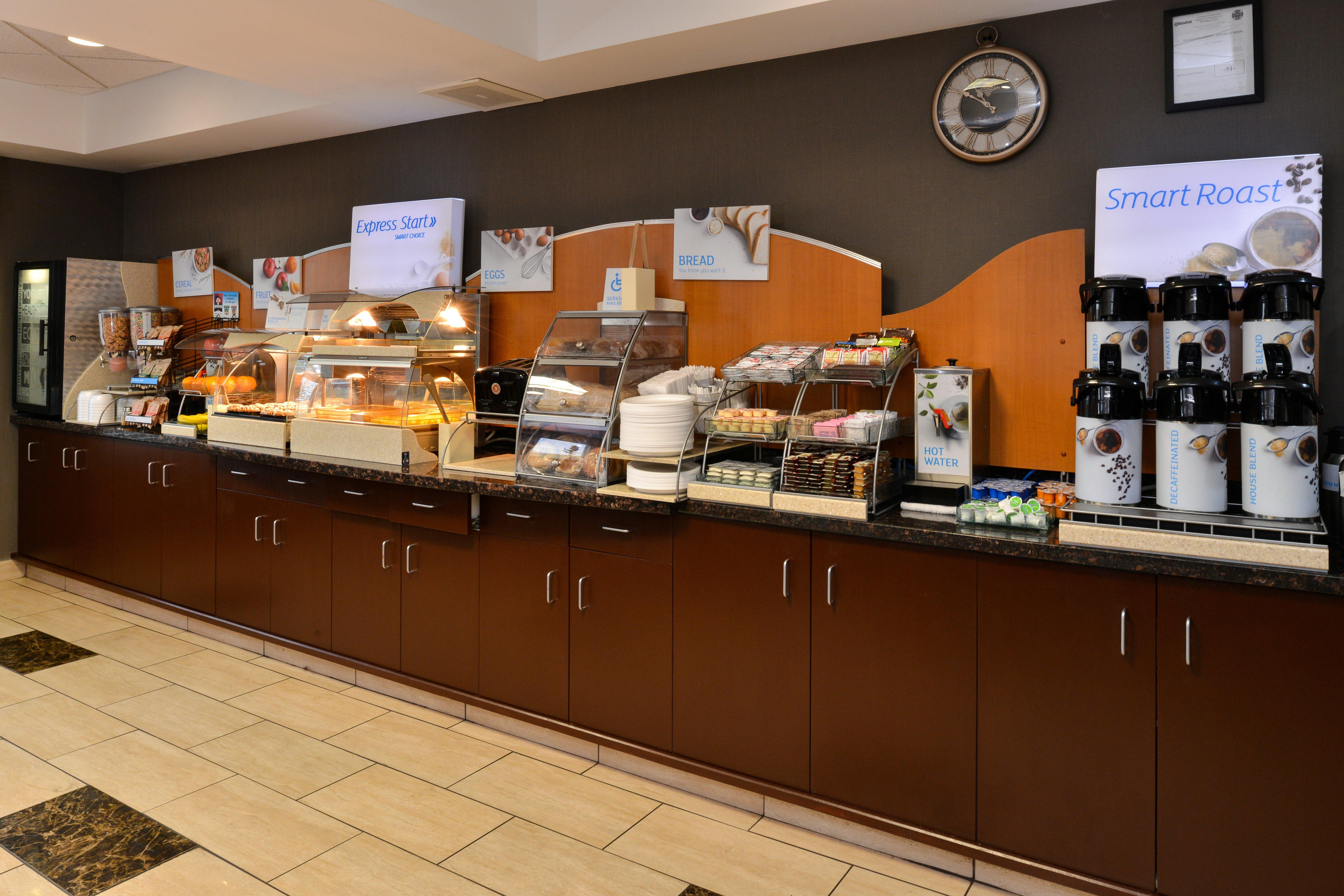 Holiday Inn Express Edmonton North By Ihg Екстериор снимка