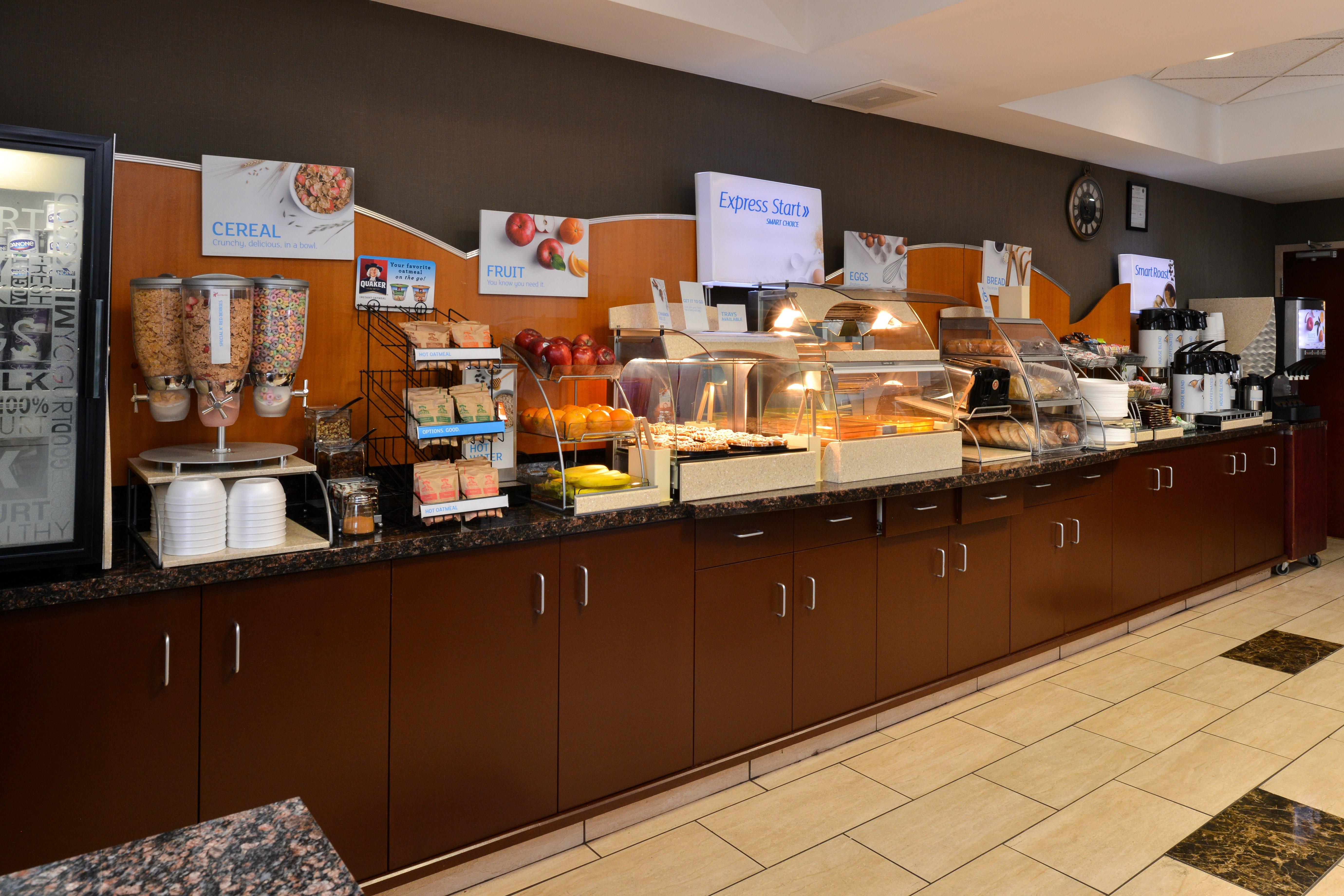 Holiday Inn Express Edmonton North By Ihg Екстериор снимка