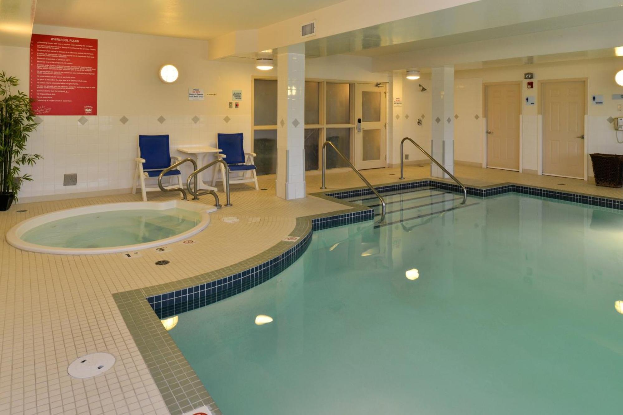 Holiday Inn Express Edmonton North By Ihg Екстериор снимка