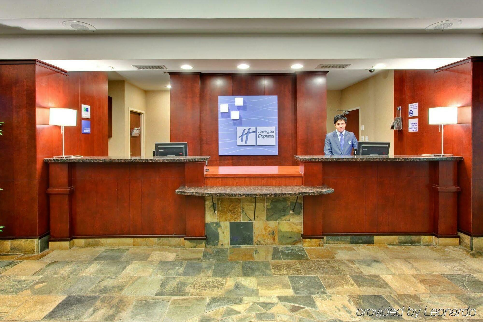 Holiday Inn Express Edmonton North By Ihg Екстериор снимка
