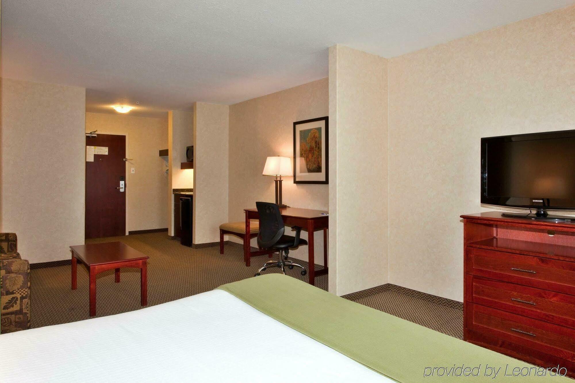 Holiday Inn Express Edmonton North By Ihg Екстериор снимка