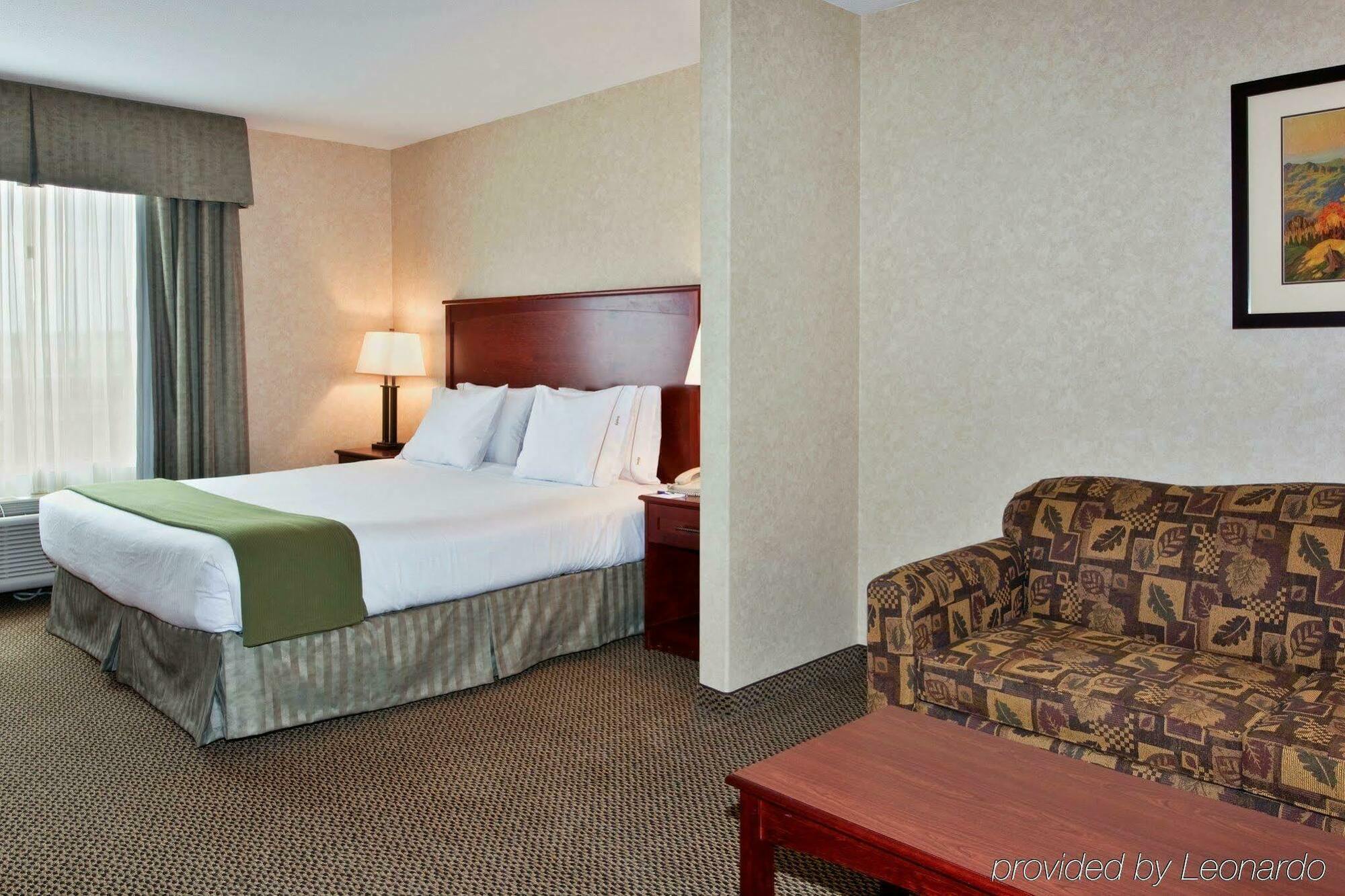 Holiday Inn Express Edmonton North By Ihg Екстериор снимка