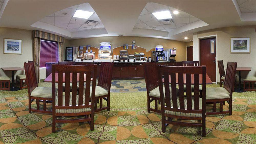Holiday Inn Express Edmonton North By Ihg Екстериор снимка